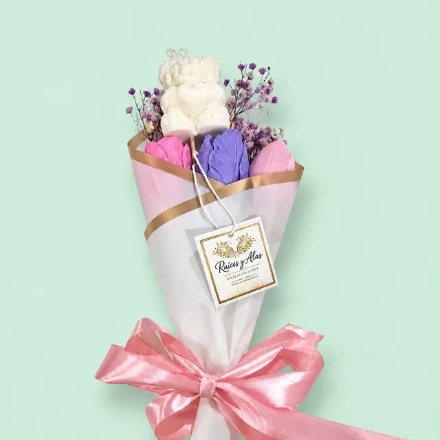 Ramo Abrazo de Ensueño — flores de vela artesanal